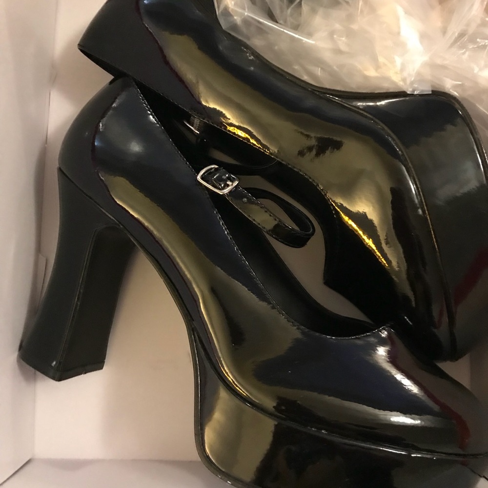 Fantasma Patent Leather Black Mary Jane Sz 11